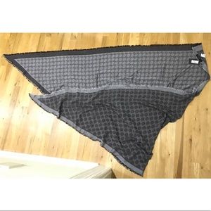 😍 GUCCI triangle shawl 😍